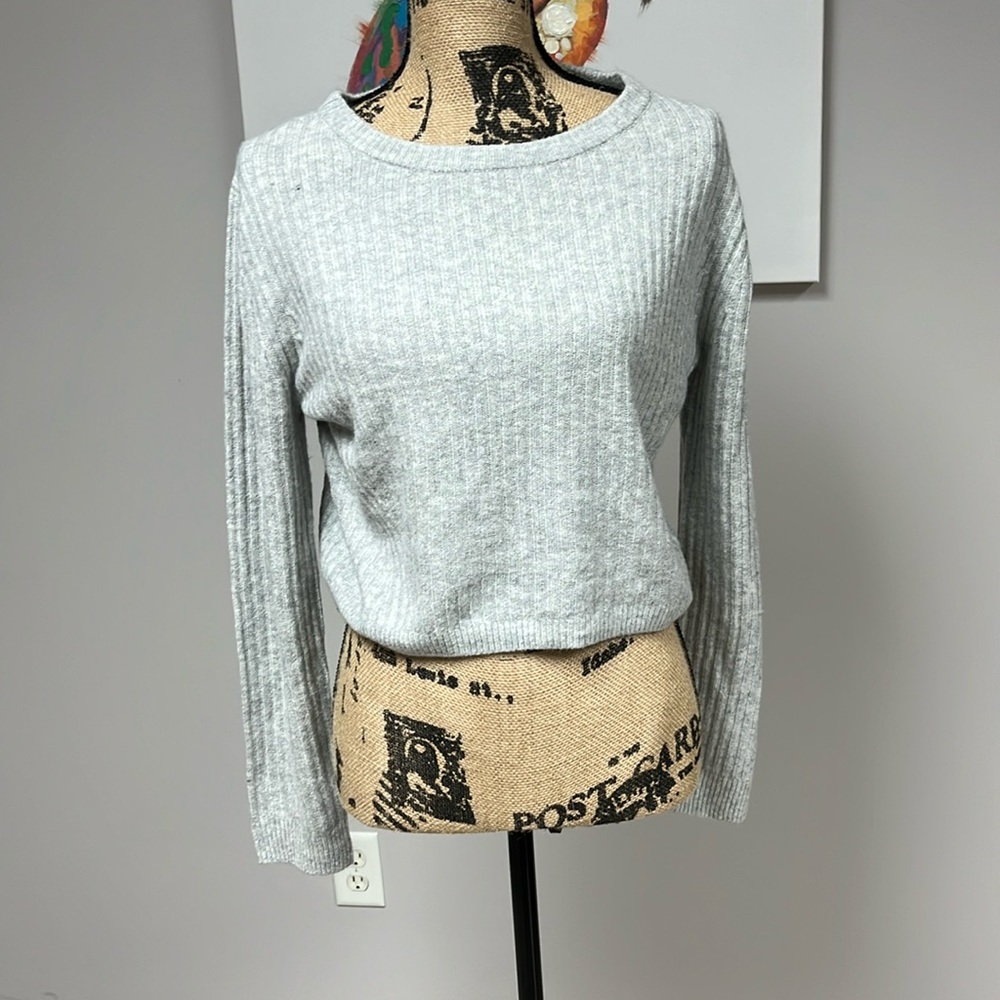 Jun and Ivy cropped sweater. Size large